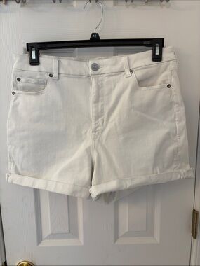 American Eagle Outfitters Curvy Hi-Rise Shortie White Rolled Cuff Denim Shorts